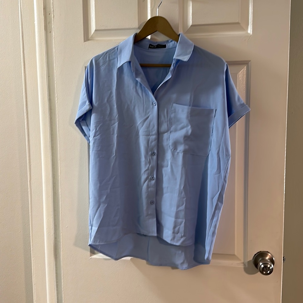 Collared short sleeve button up